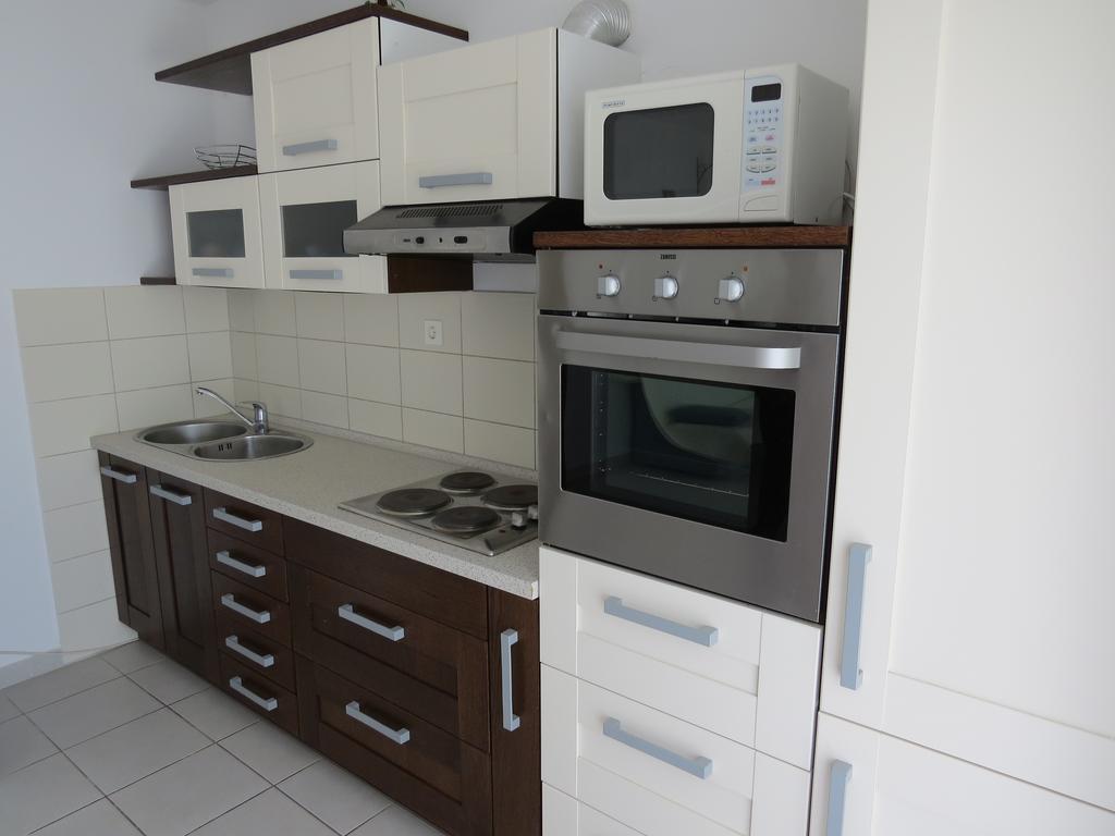 Apartments Lovric - 30 Meters To The Beach トロギール エクステリア 写真