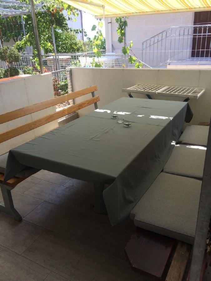 Apartments Lovric - 30 Meters To The Beach トロギール エクステリア 写真